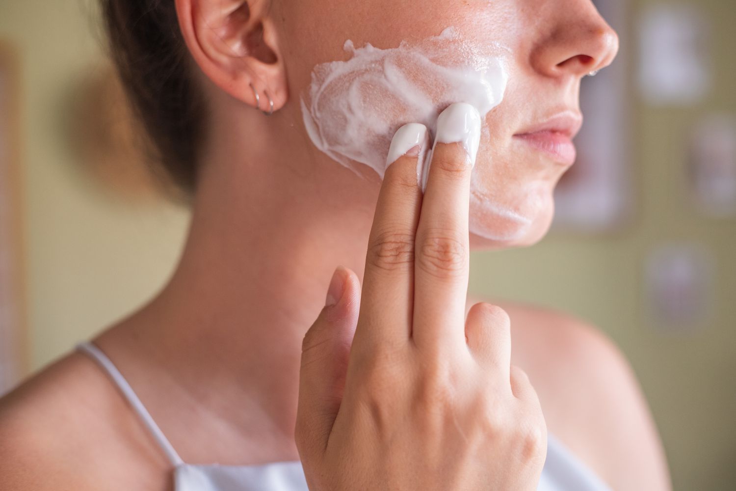 Yogurt Benefits for Skin and Uses: A Natural Skincare Secret